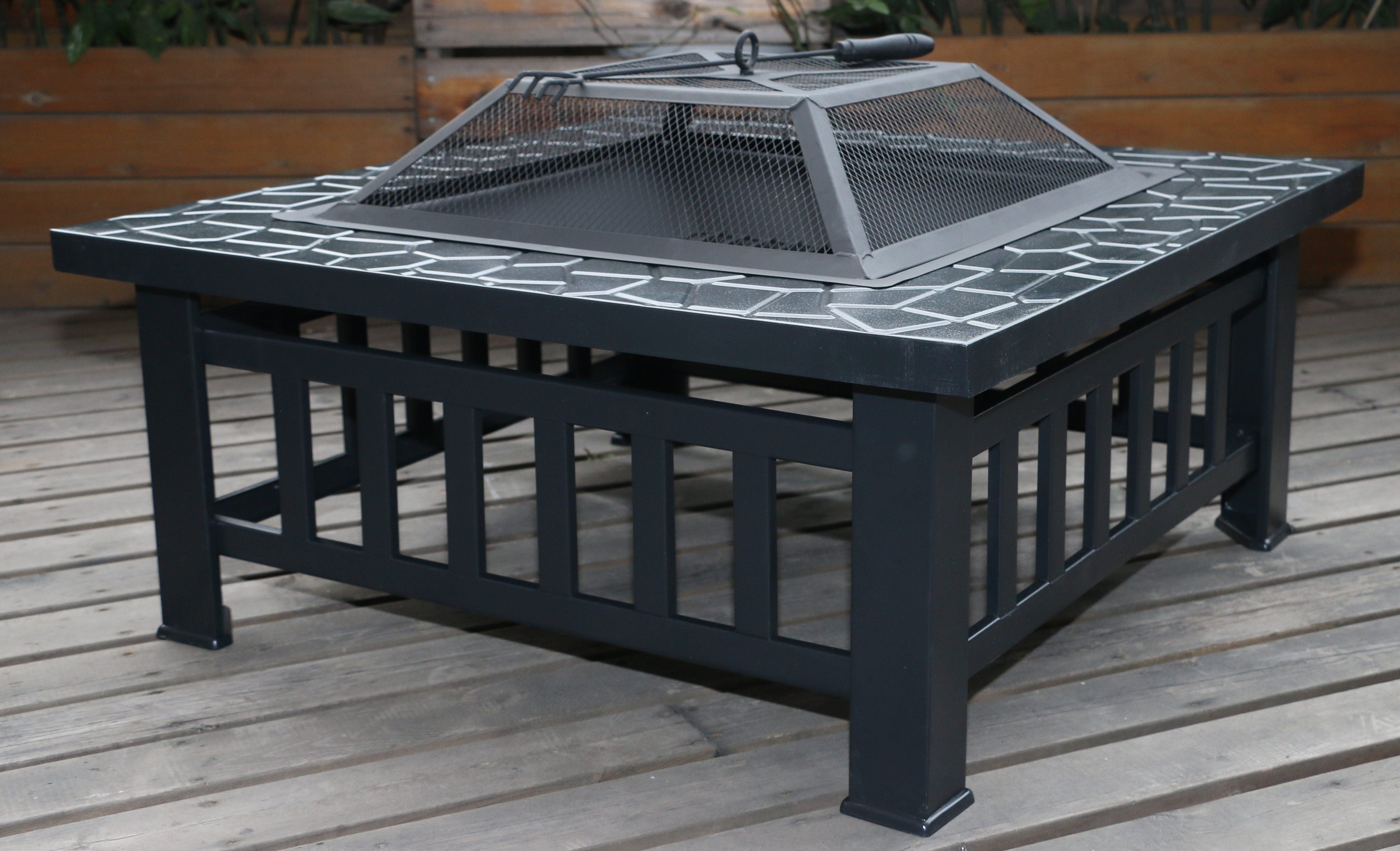 Quadratische Metall-Feuerstelle Outdoor-Heizung
