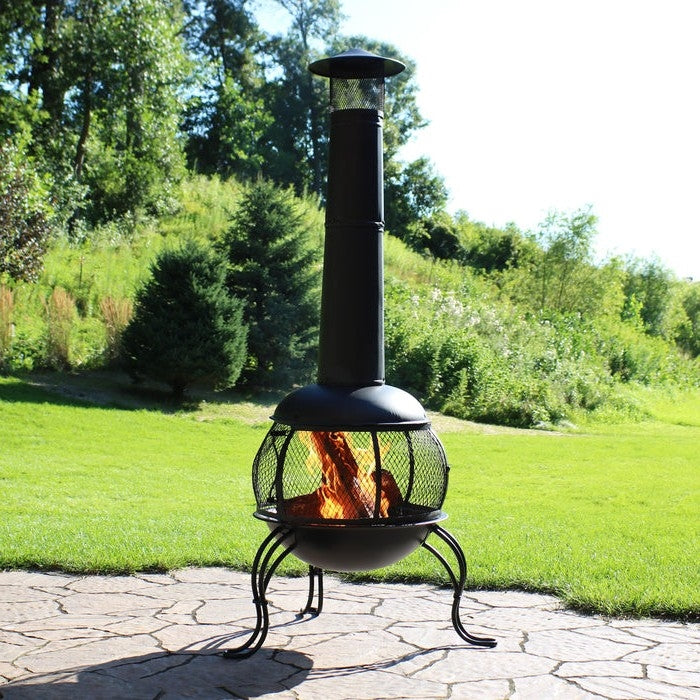 Schwarze Gusseisen-Chiminea den Aussenbereich